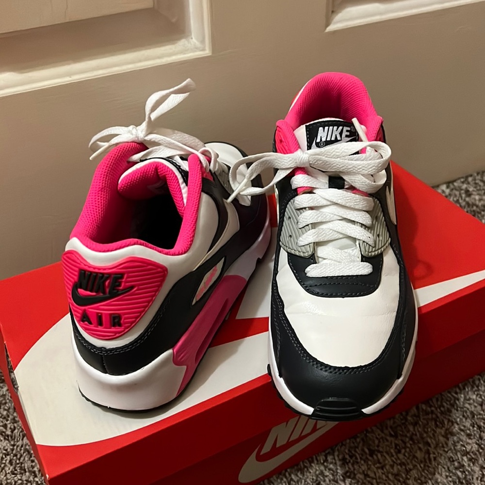 Nike Air Max 90 LTR size 6 youth